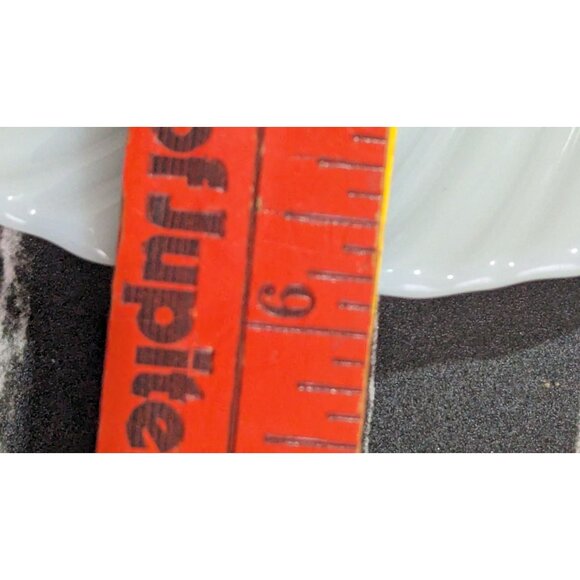 Termocrisa Christmas Holly 9-Inch Milk Glass Dinner Plates Set Of 4 Vintage - Picture 7 of 8